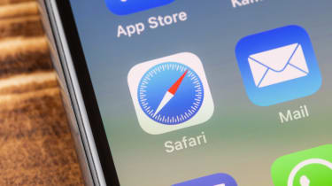 Logotipo de Safari mostrado en la pantalla de un iPhone